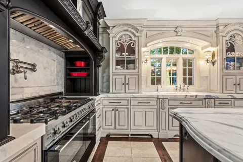 $2,295,000 | 1110 Fox Glen Drive, St. Charles, IL 60174