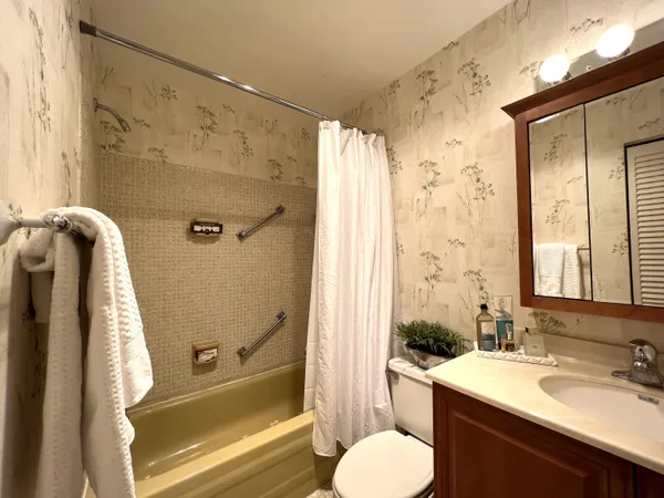 $2,350 | 5908 Via Delray Boulevard, Unit B, Delray Beach, FL 33484