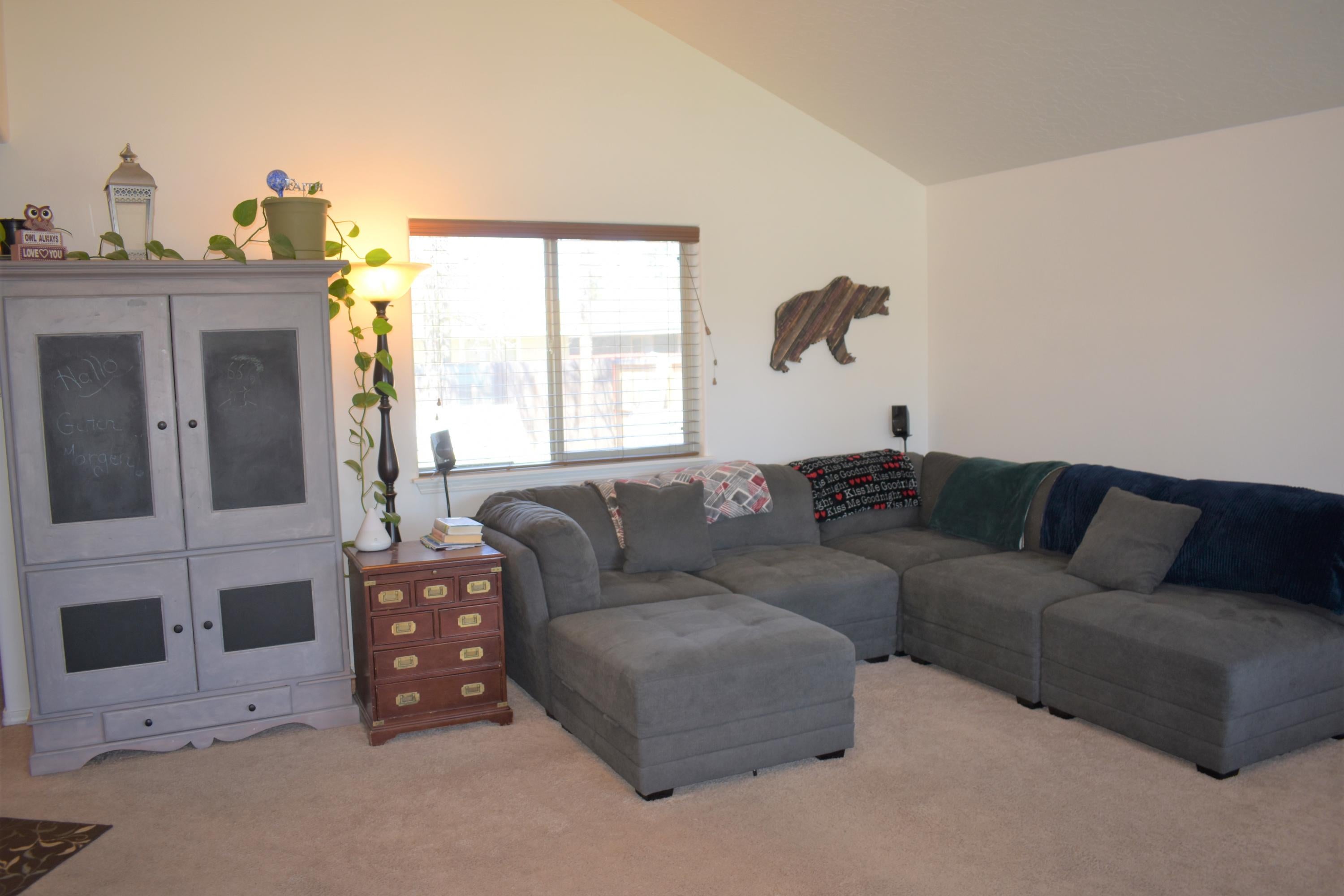 16464 Riley Drive La Pine, OR 97739 - Photo 18 of 43 16464 Riley Living 9
