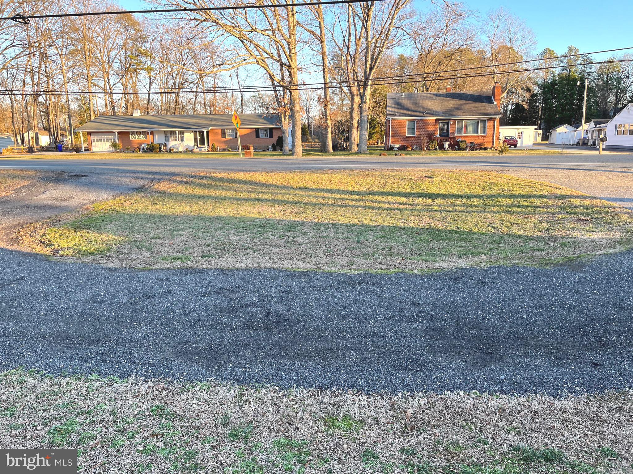 3791 Old Washington Road Waldorf, MD 20602 - Photo 14 of 25 Circular driveway loop for additional parking
