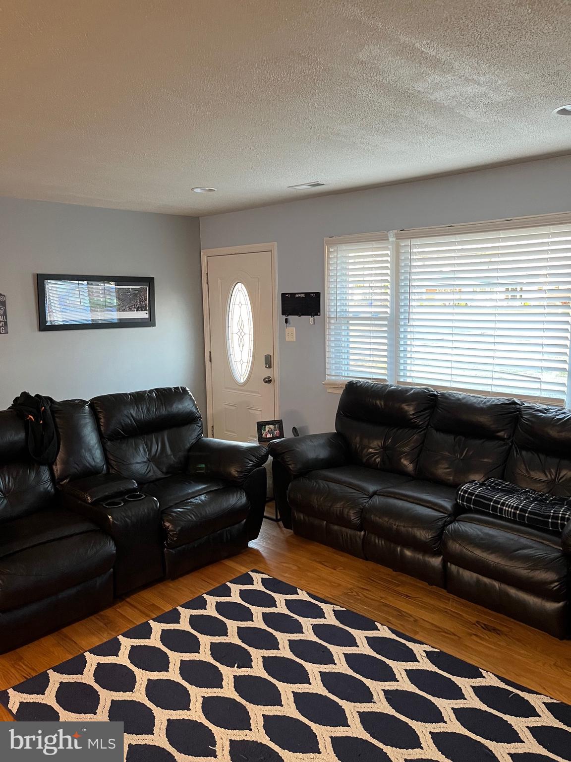 3791 Old Washington Road Waldorf, MD 20602 - Photo 10 of 25 Spacious Living Room