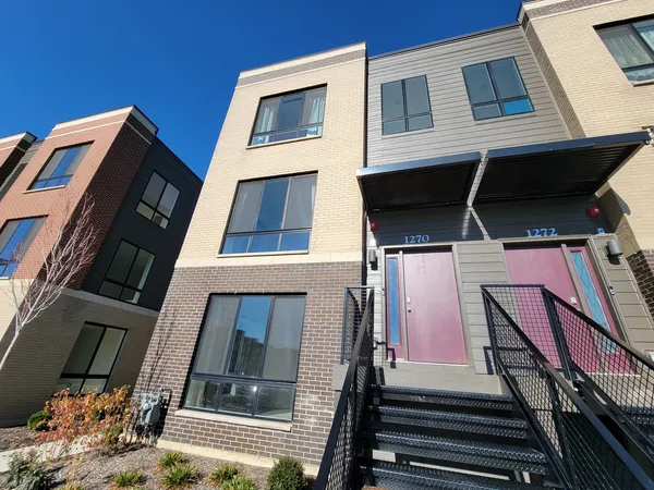 $3,600 | 1270 Lakepointe Drive, Schaumburg, IL 60173