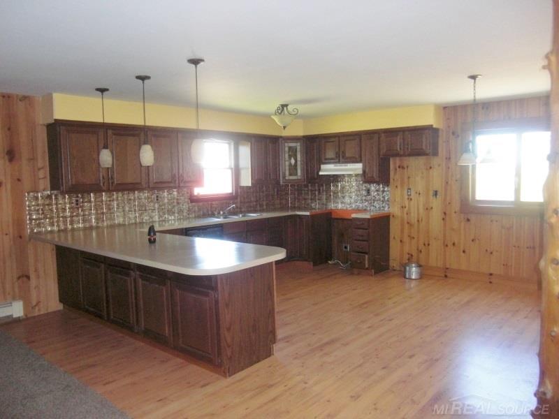 2589 Goetze Road Applegate, MI 48401 - Photo 4 of 27