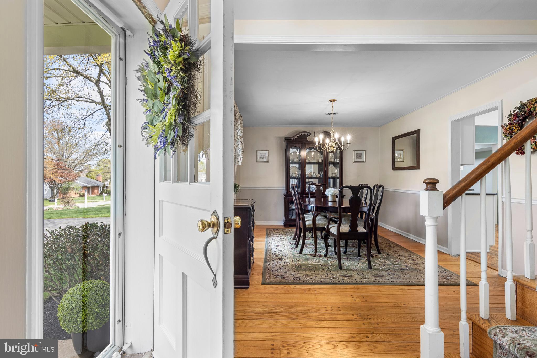 292 Old State Road Berwyn, PA 19312 - Photo 3 of 43 a view of a dining room with furniture a potted plant and a table
