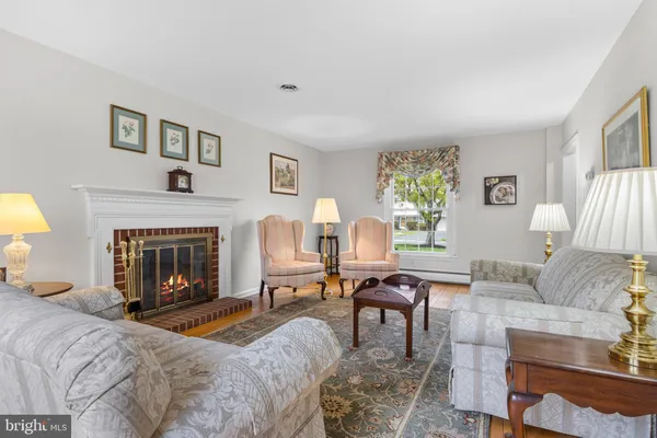 $950,000 | 292 Old State Road, Berwyn, PA 19312