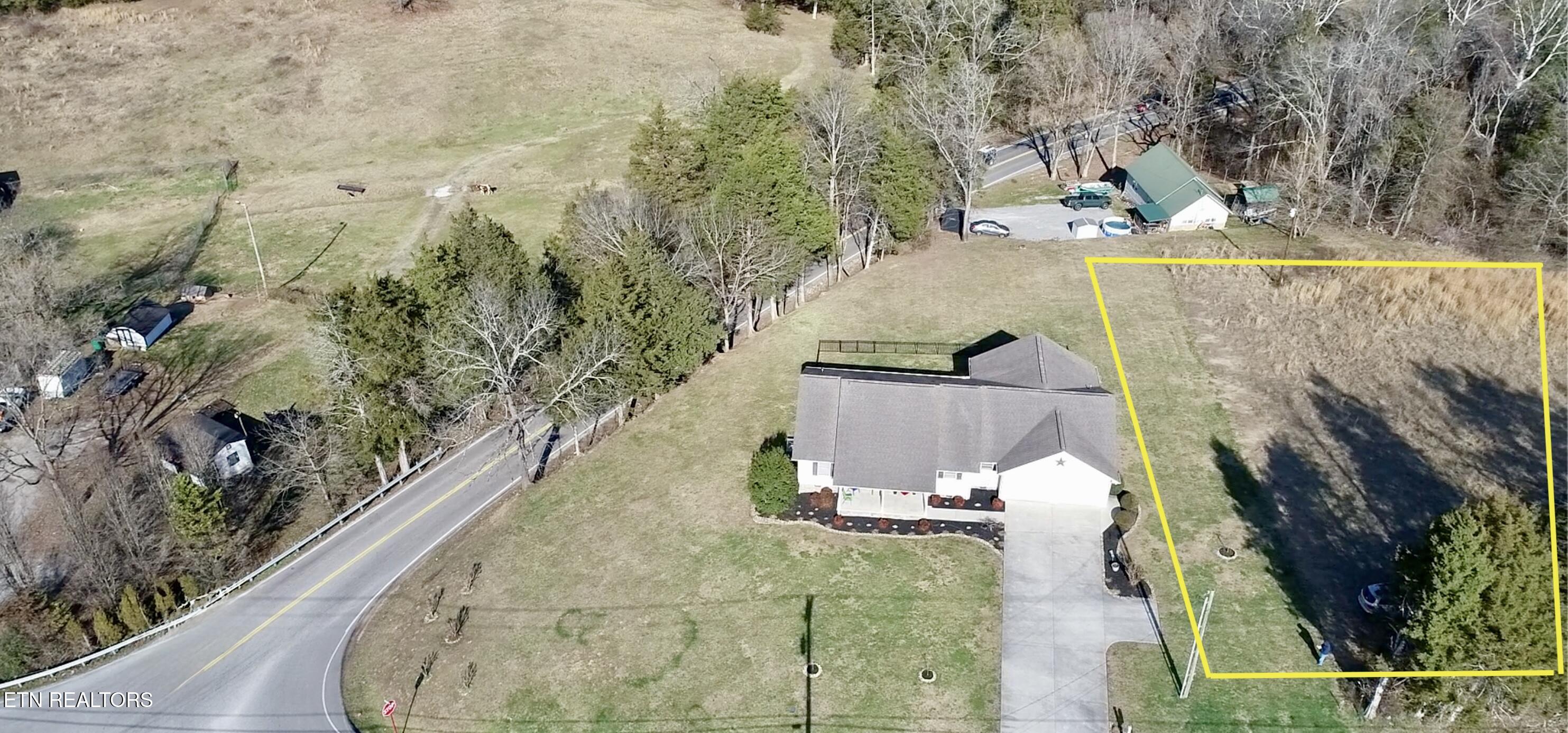 107 Mt Zion Road Jacksboro, TN 37757 - Photo 11 of 53 Lot next door can't be built on.