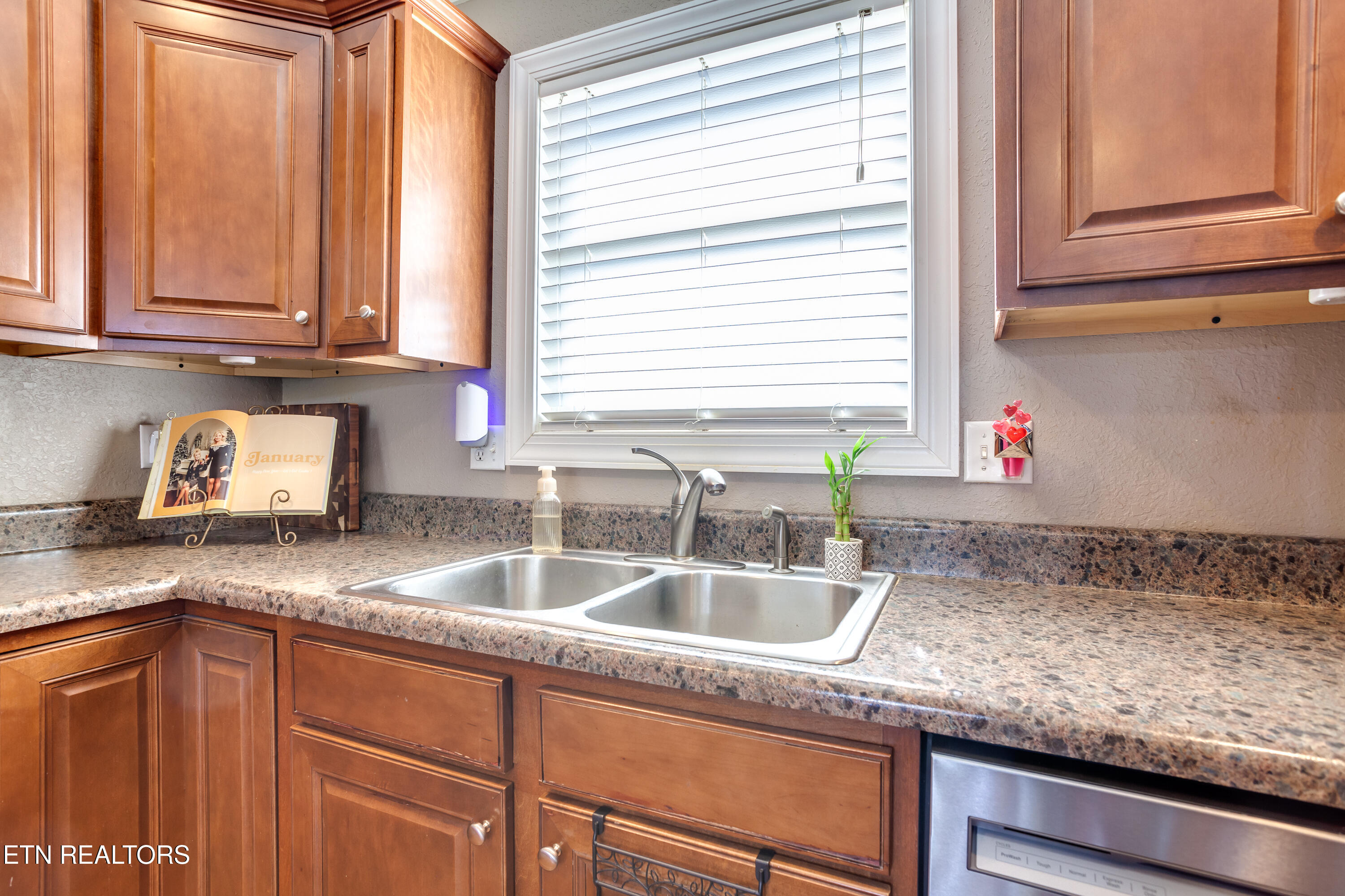 107 Mt Zion Road Jacksboro, TN 37757 - Photo 21 of 53 017260116-1-107RiverRdJacksboroTn-SMALL