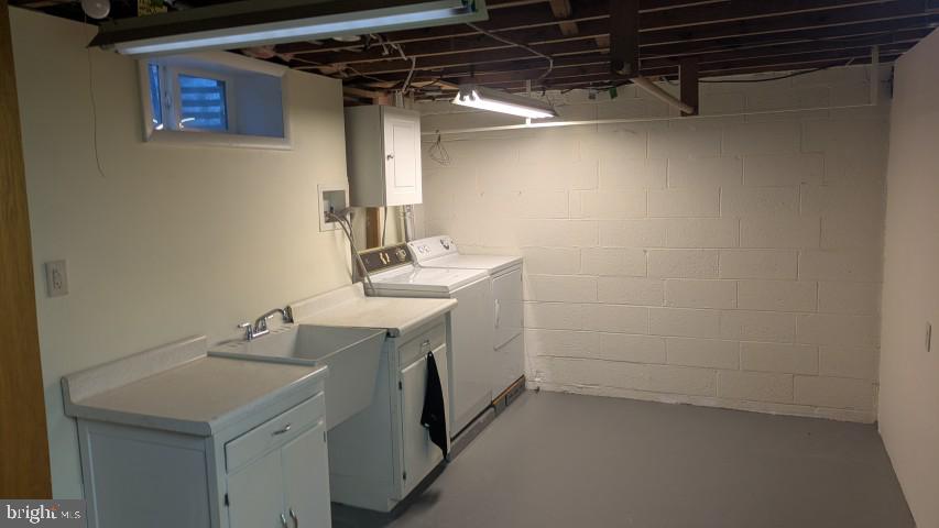22 West Dale Road Wilmington, DE 19810 - Photo 21 of 24 Bright and spacious laundry area.