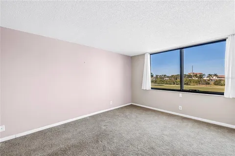 $175,000 | 6104 Palma Del Mar Boulevard South, Unit 305, St. Petersburg, FL 33715