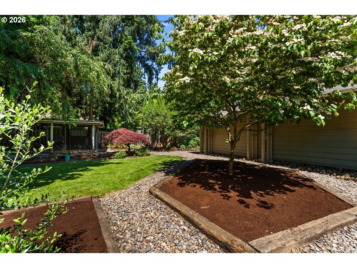 5329 Southwest Charleton Court Lake Oswego, OR 97035 - Photo 38 of 41