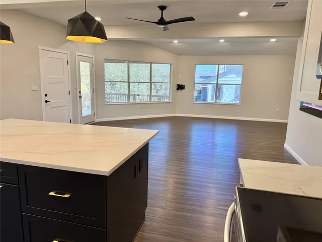 $2,000 | 3106 Point Cove, Lago Vista, TX 78645