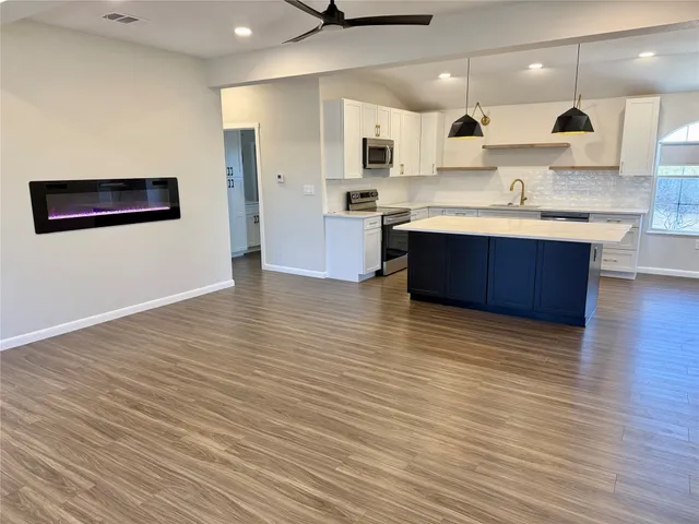 $2,000 | 3106 Point Cove, Lago Vista, TX 78645