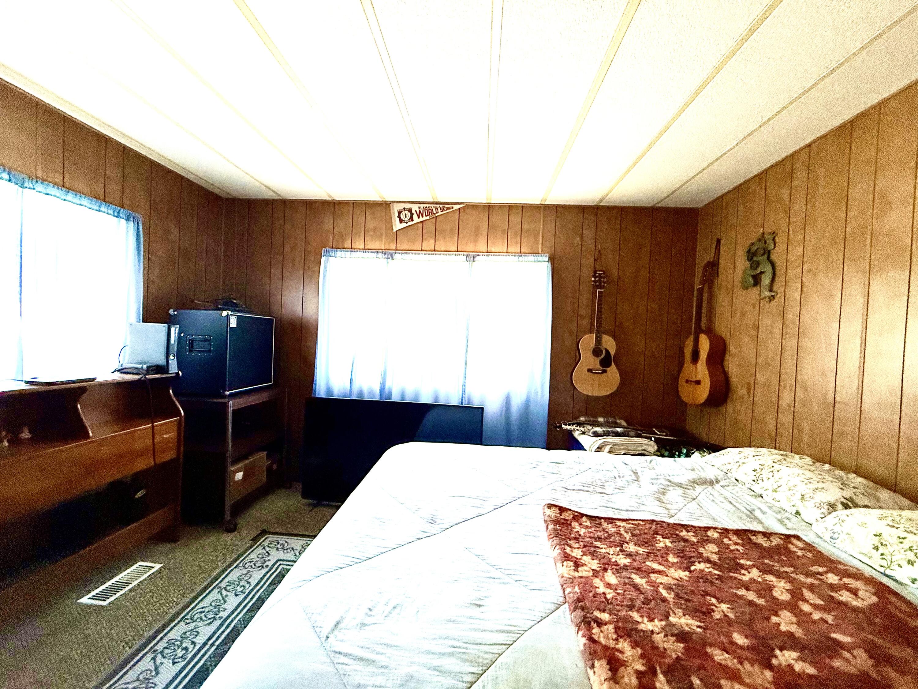 7992 Elliott Road Klamath Falls, OR 97603 - Photo 39 of 67 IMG_5541