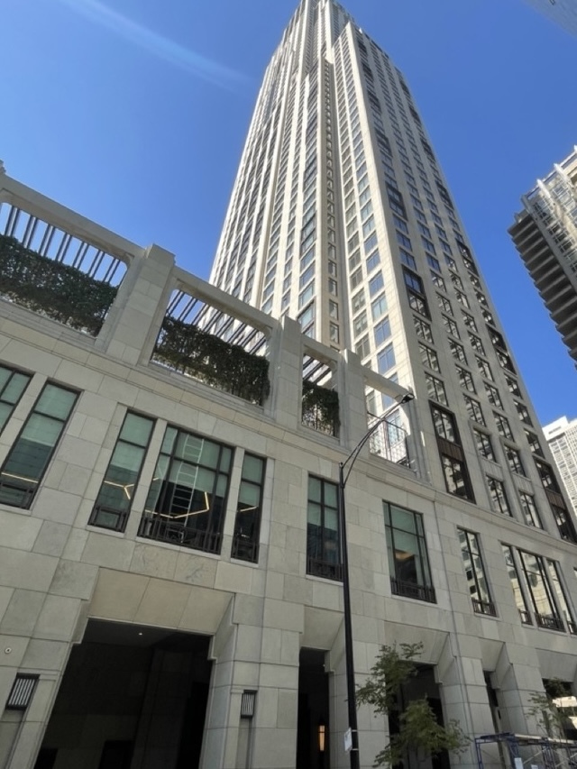 514 North Peshtigo Court Unit 2704 Chicago IL 60611 MLS #12287295