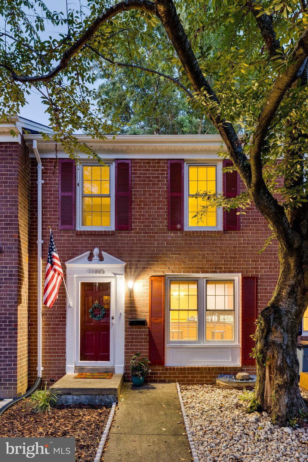 11865 Dunlop Court Reston, VA 20191 - Photo 1 of 76 Beautiful home on a tucked-away court in Deepwood