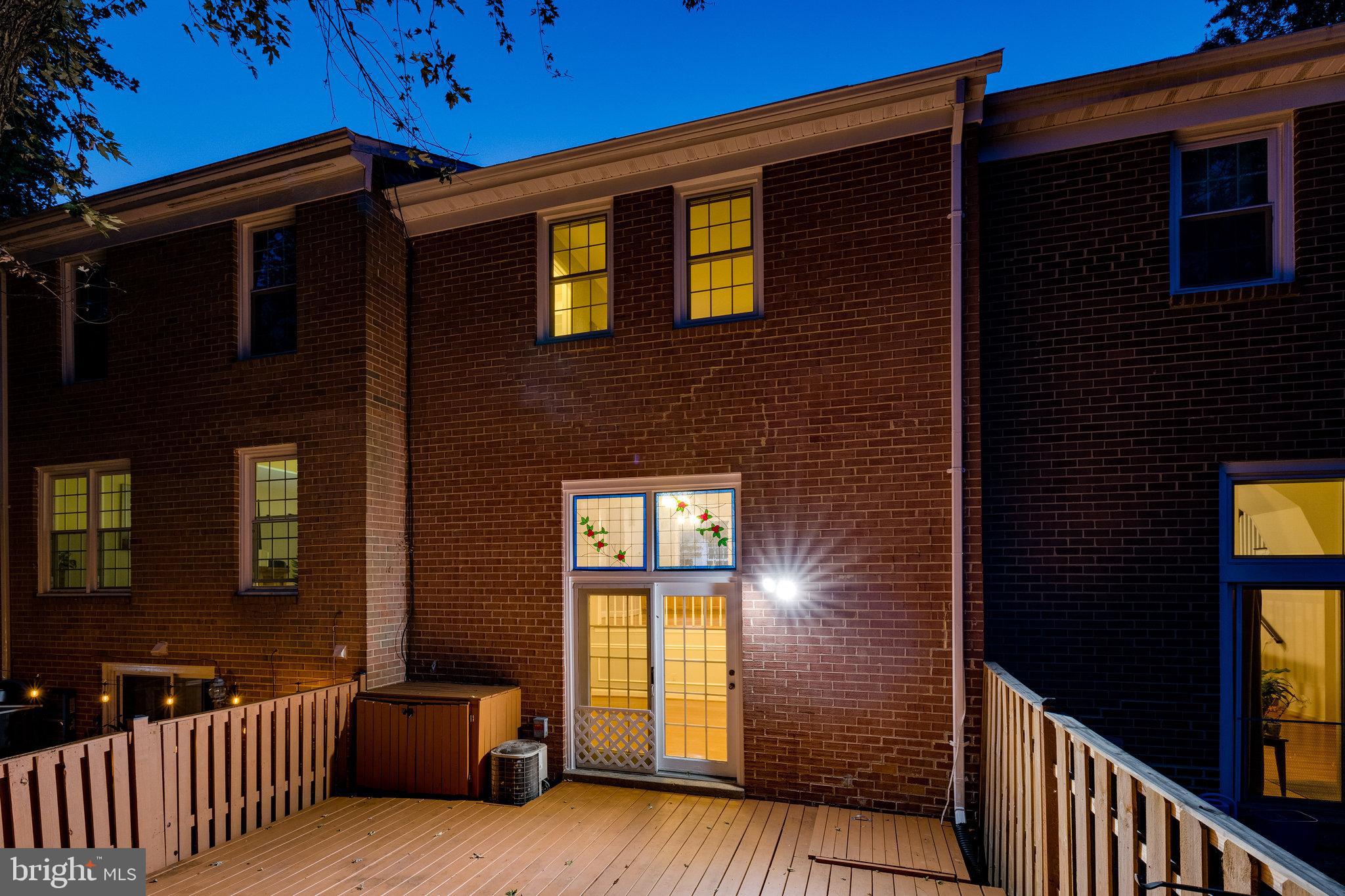 11865 Dunlop Court Reston, VA 20191 - Photo 3 of 76 Enjoy a relaxing evening on this attractive deck