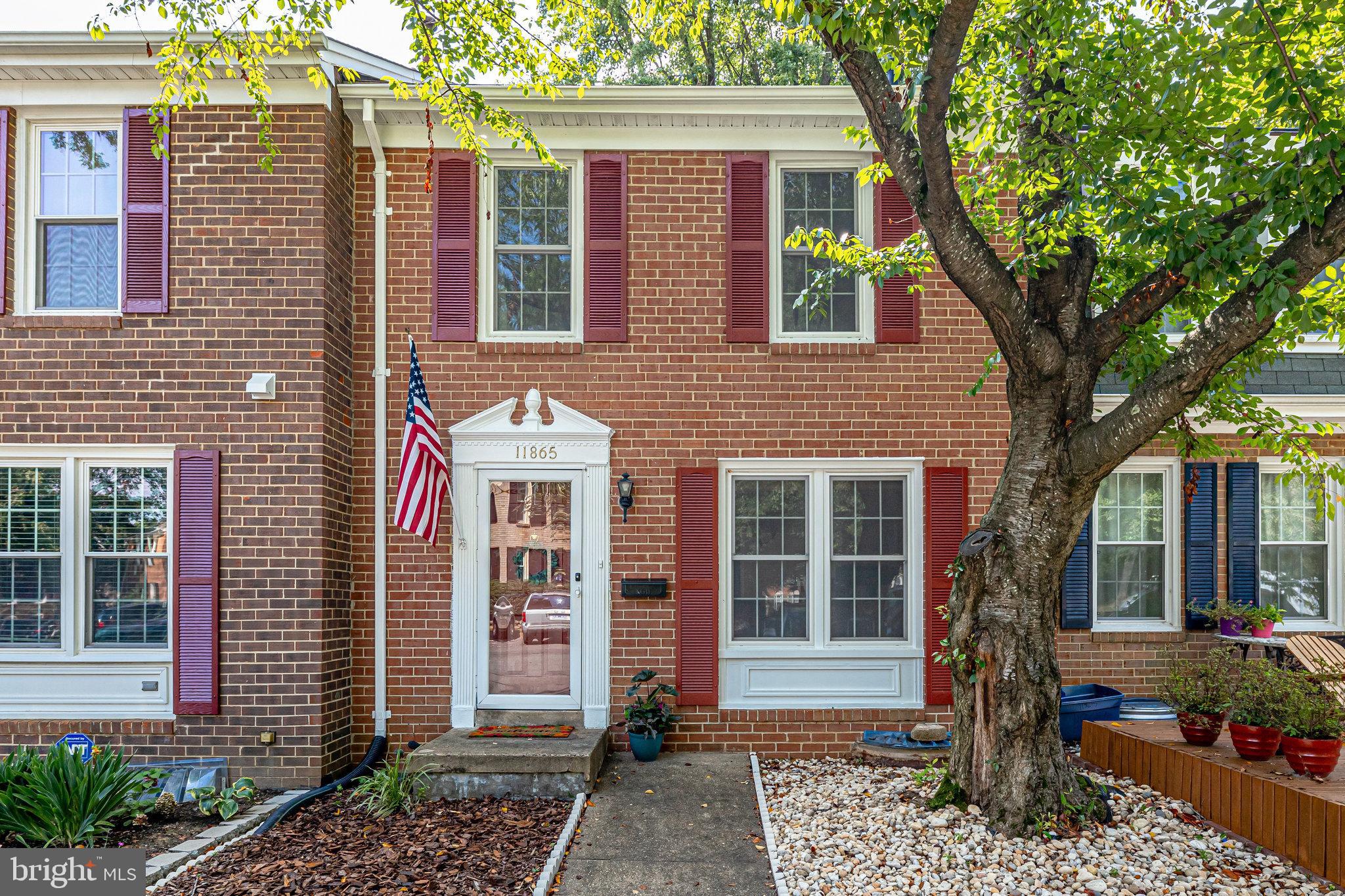 11865 Dunlop Court Reston, VA 20191 - Photo 34 of 76 Stately colonial brick townhome