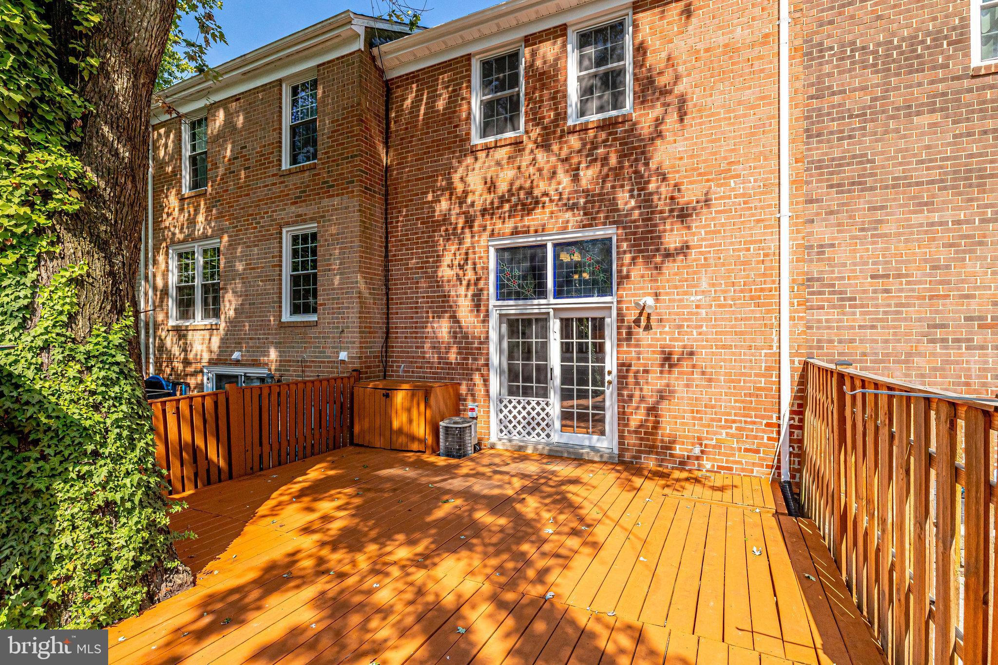 11865 Dunlop Court Reston, VA 20191 - Photo 36 of 76 Deck is perfect for entertaining or just relaxing