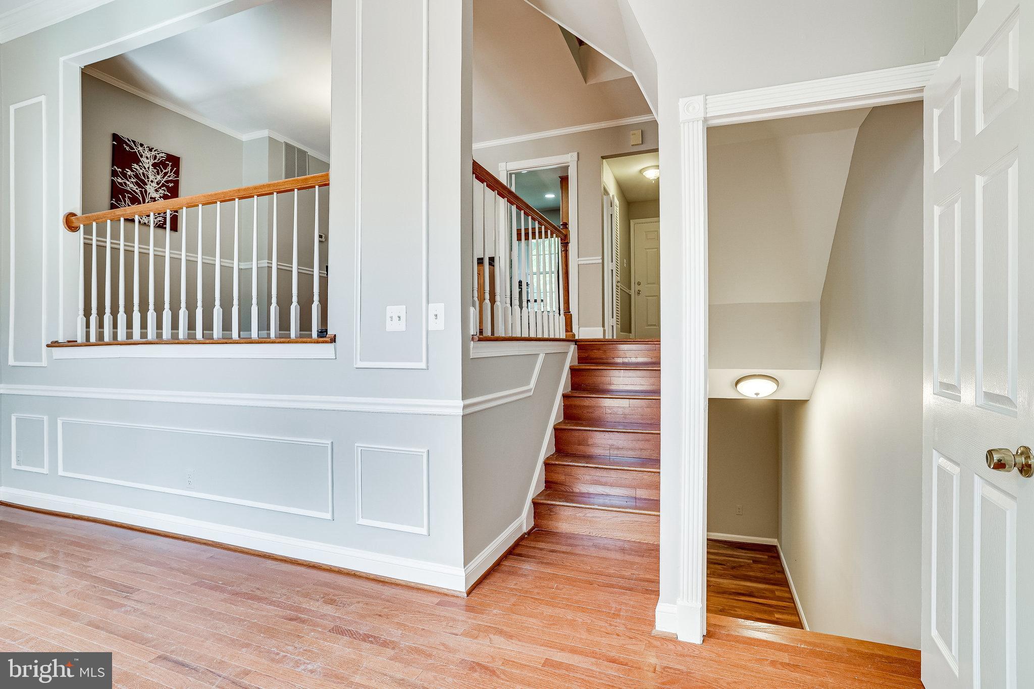11865 Dunlop Court Reston, VA 20191 - Photo 5 of 76 View of gorgeous living and dining areas