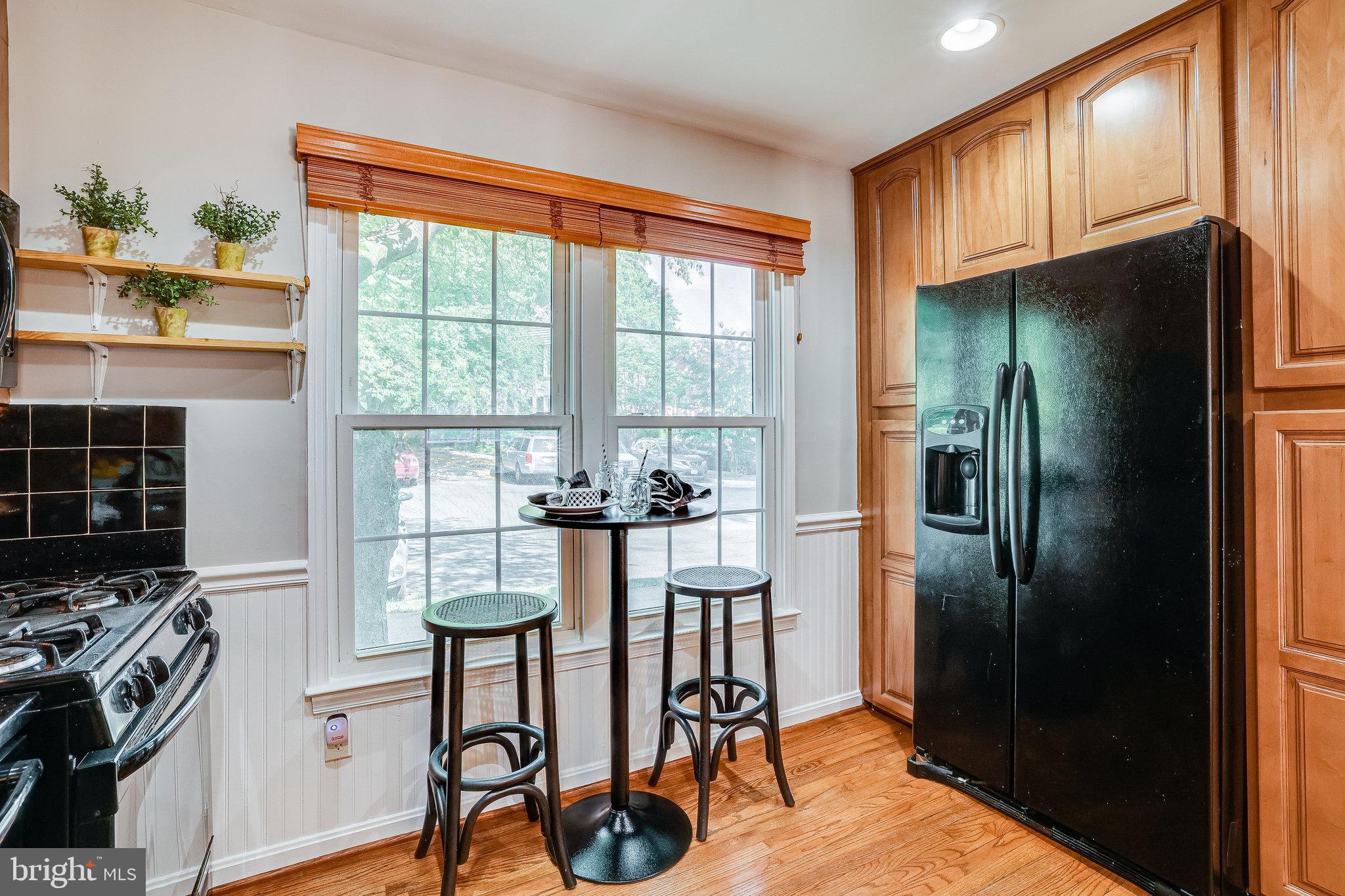 11865 Dunlop Court Reston, VA 20191 - Photo 43 of 76 Sunny eat-in kitchen with generous storage