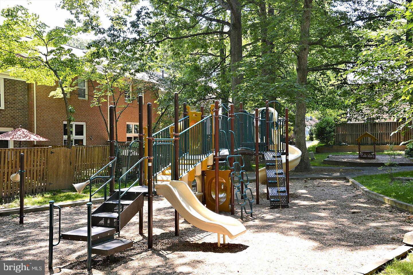 11865 Dunlop Court Reston, VA 20191 - Photo 52 of 76 Deepwood has several tot lots