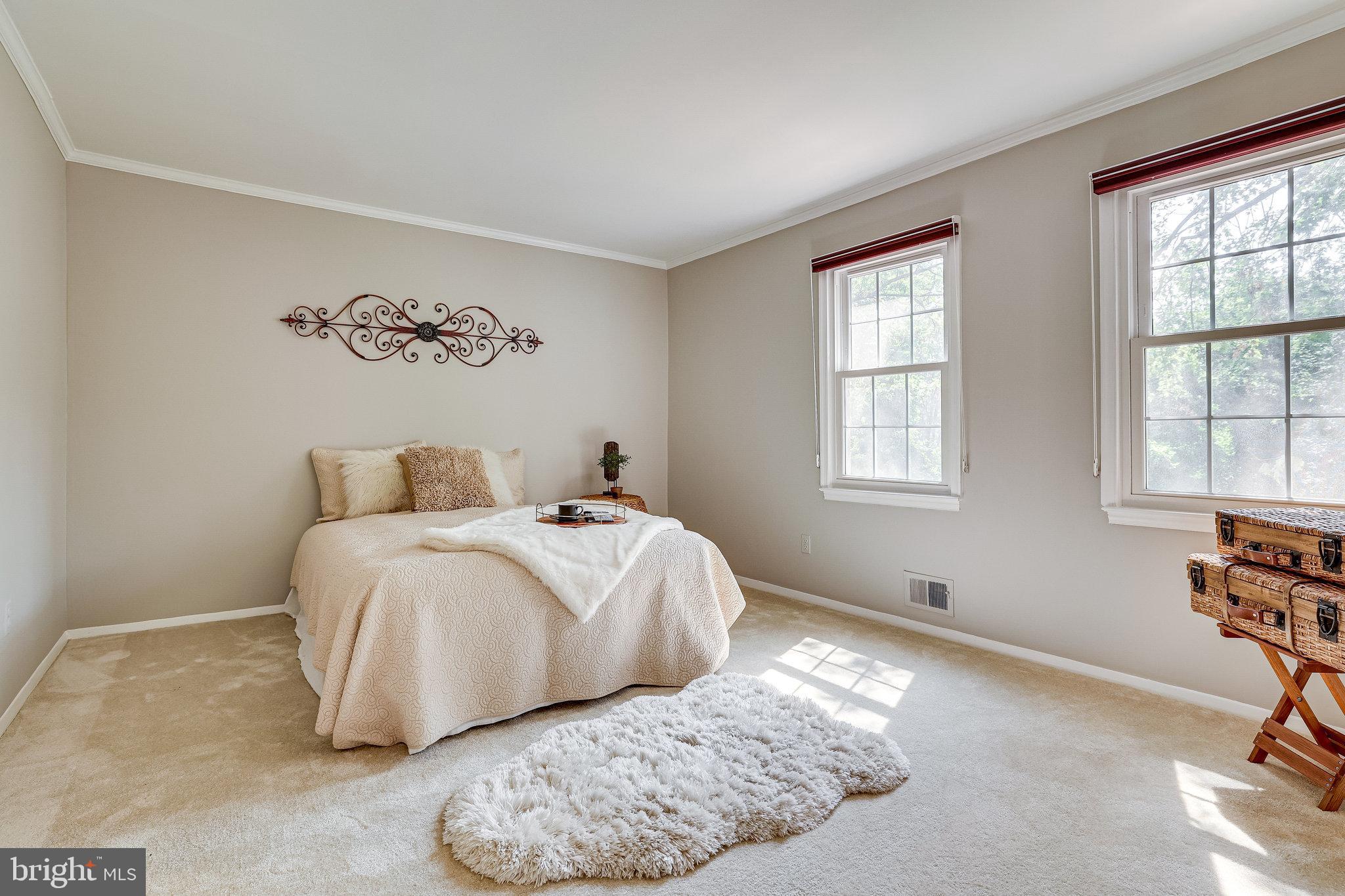 11865 Dunlop Court Reston, VA 20191 - Photo 7 of 76 Primary bedroom w custom blinds & walk-in closet