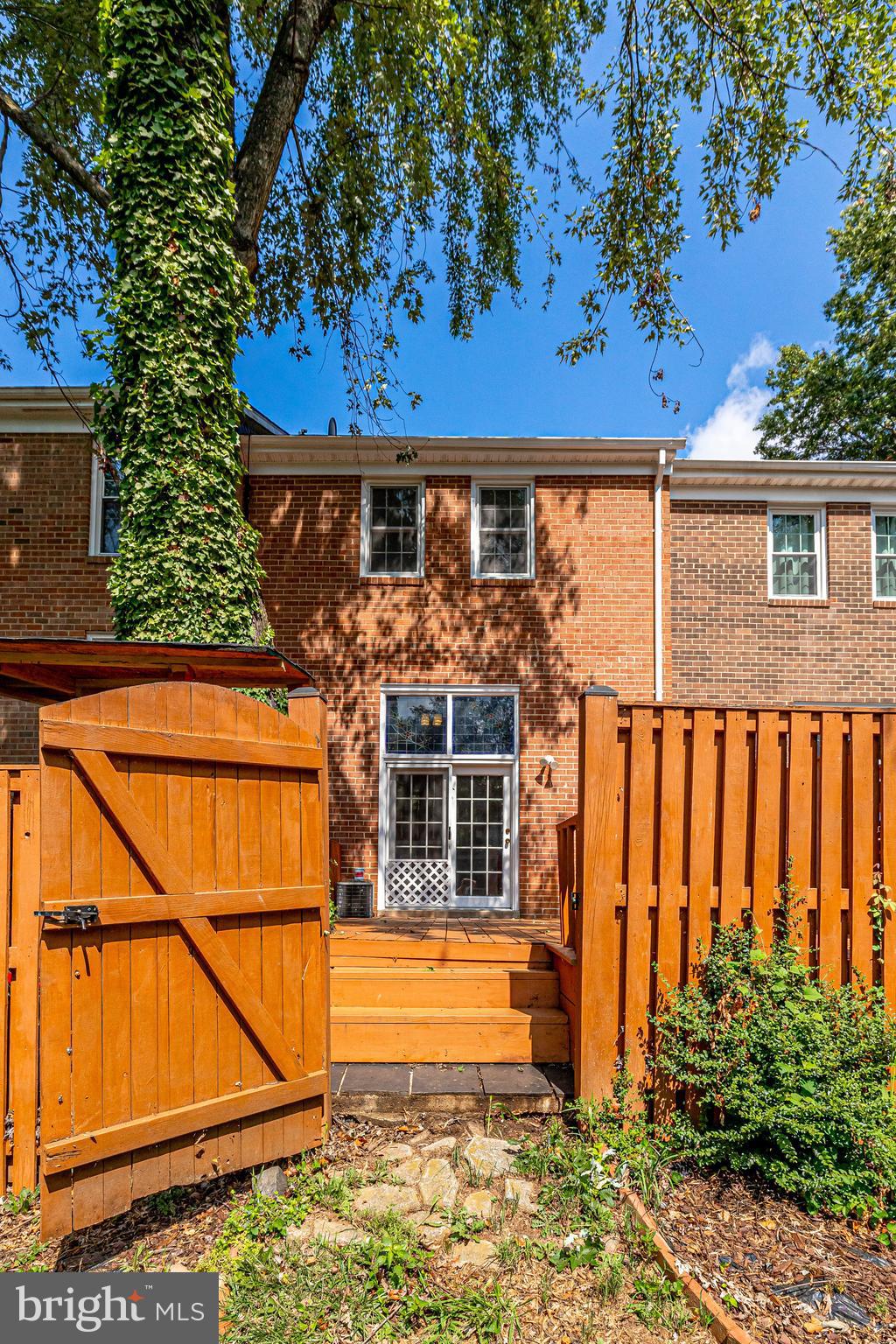 11865 Dunlop Court Reston, VA 20191 - Photo 60 of 76 Fenced deck perfect for relaxing or entertaining
