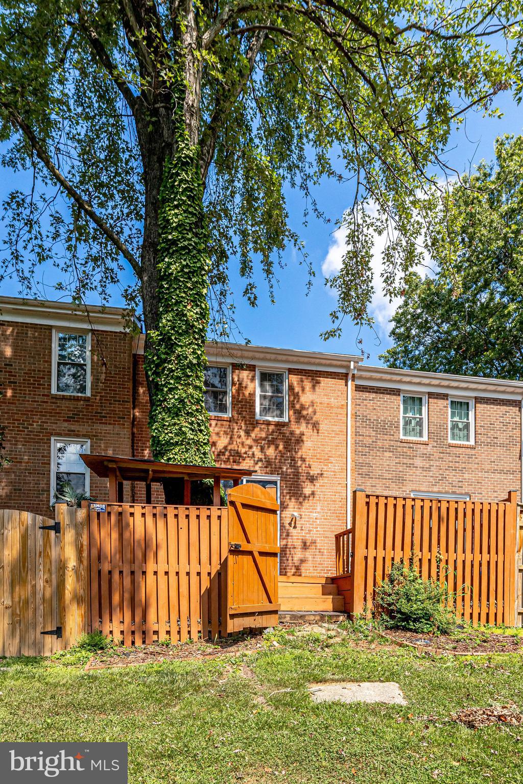 11865 Dunlop Court Reston, VA 20191 - Photo 62 of 76 Deck backs to lush green space