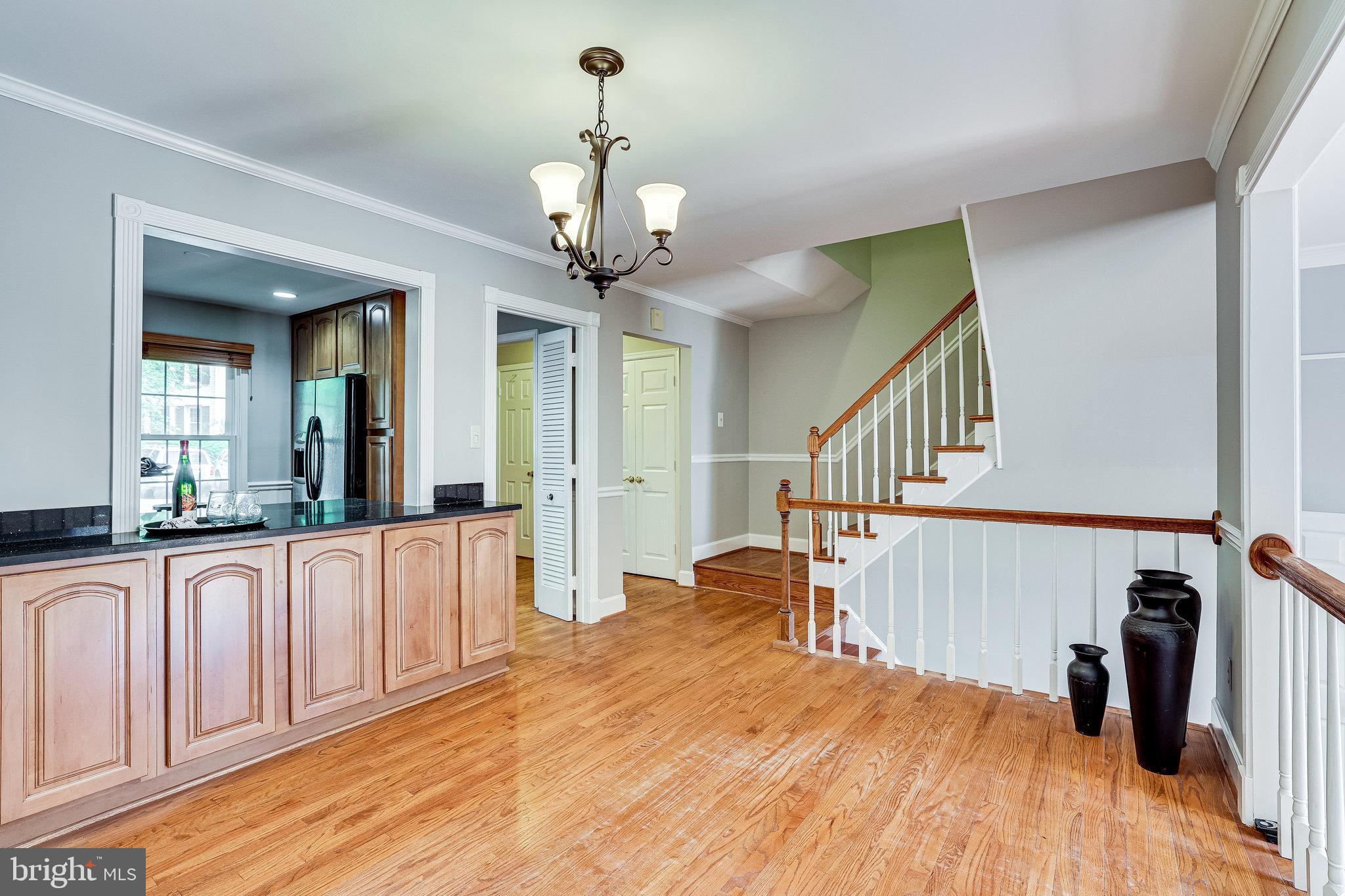 11865 Dunlop Court Reston, VA 20191 - Photo 8 of 76 Dining area w custom molding & built-in storage