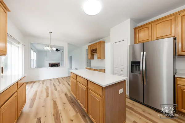 $579,900 | 1110 Oakhill Drive, Aurora, IL 60502