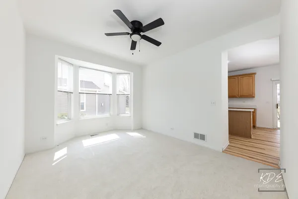 $579,900 | 1110 Oakhill Drive, Aurora, IL 60502