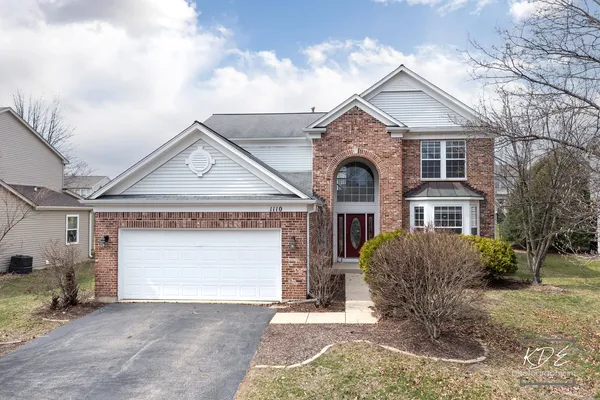 $579,900 | 1110 Oakhill Drive, Aurora, IL 60502