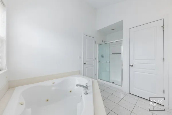 $579,900 | 1110 Oakhill Drive, Aurora, IL 60502