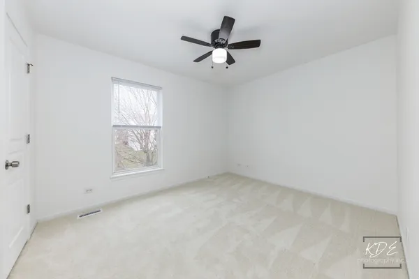 $579,900 | 1110 Oakhill Drive, Aurora, IL 60502