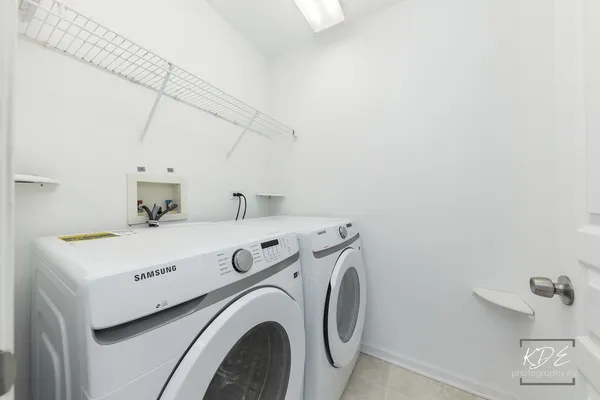 $579,900 | 1110 Oakhill Drive, Aurora, IL 60502