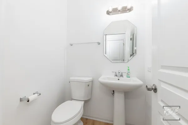 $579,900 | 1110 Oakhill Drive, Aurora, IL 60502