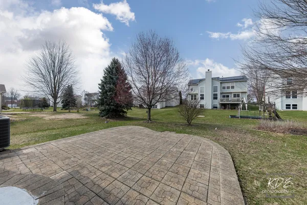 $579,900 | 1110 Oakhill Drive, Aurora, IL 60502