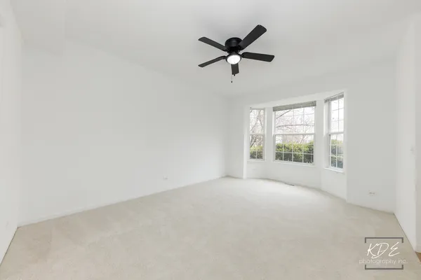 $579,900 | 1110 Oakhill Drive, Aurora, IL 60502