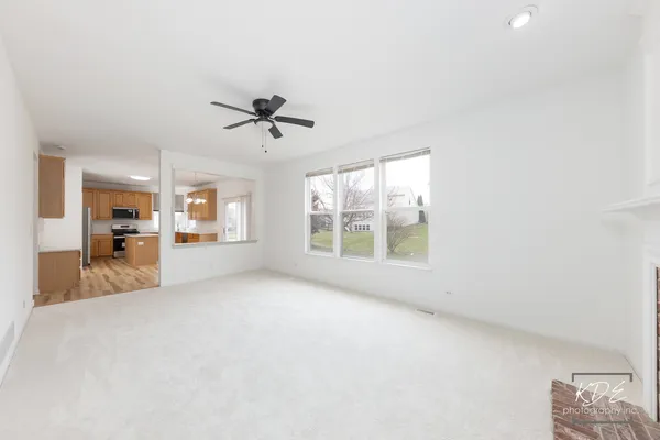 $579,900 | 1110 Oakhill Drive, Aurora, IL 60502