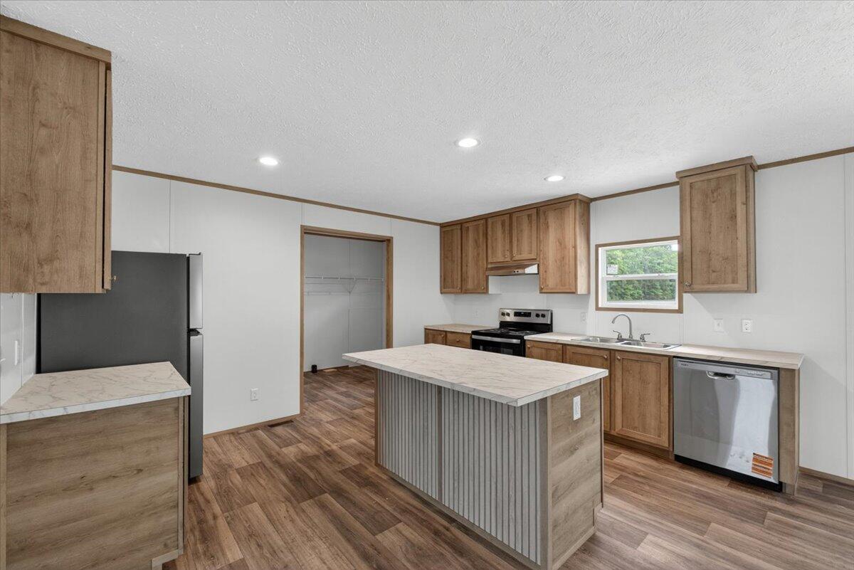 1185 Forty-One Road St. Stephen, SC 29479 - Photo 7 of 54 10-Square One Team - DSC05016