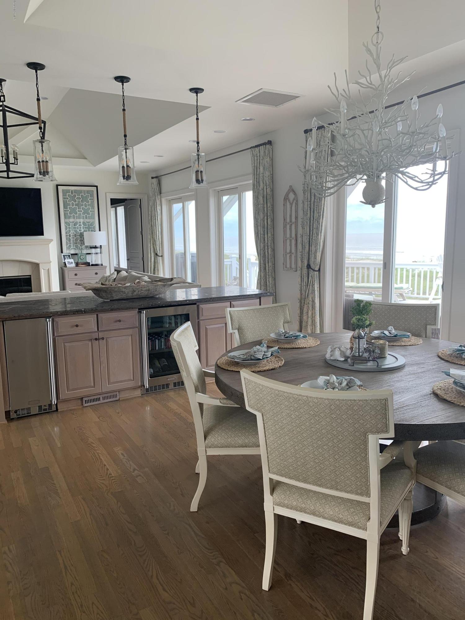 264 Beach Road North Wilmington, NC 28411 - Photo 20 of 51 Living/Diningroom area looking