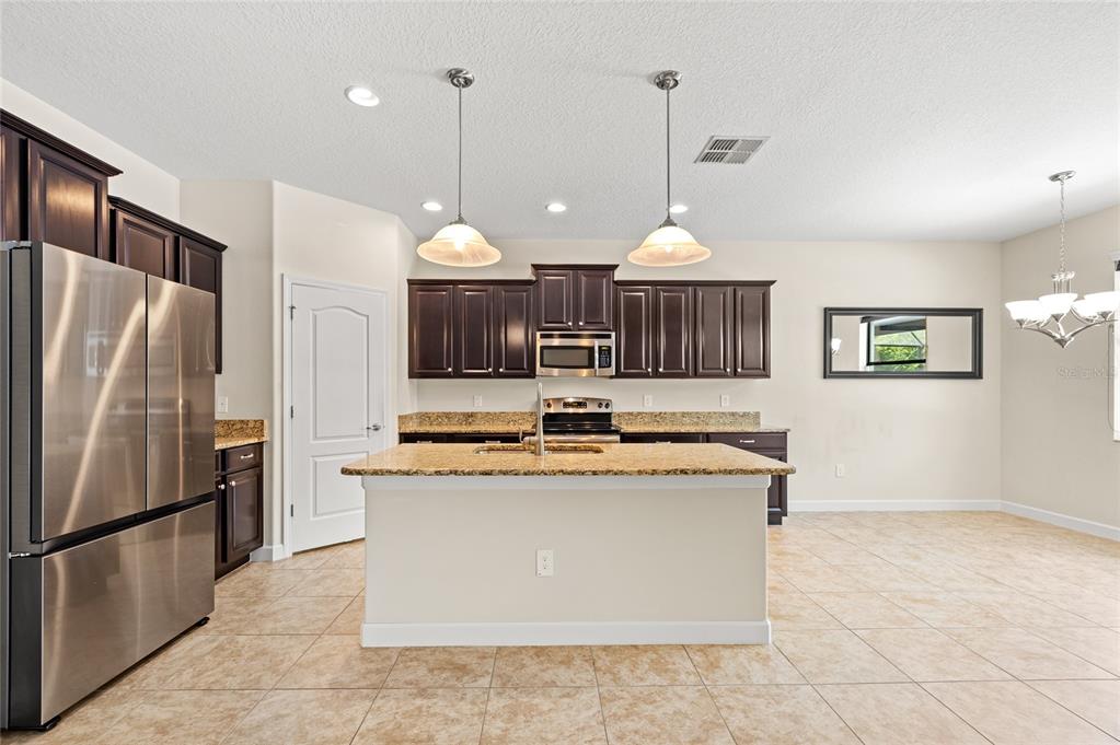 2892 Spring Breeze Way Kissimmee, FL 34744 - Photo 8 of 78