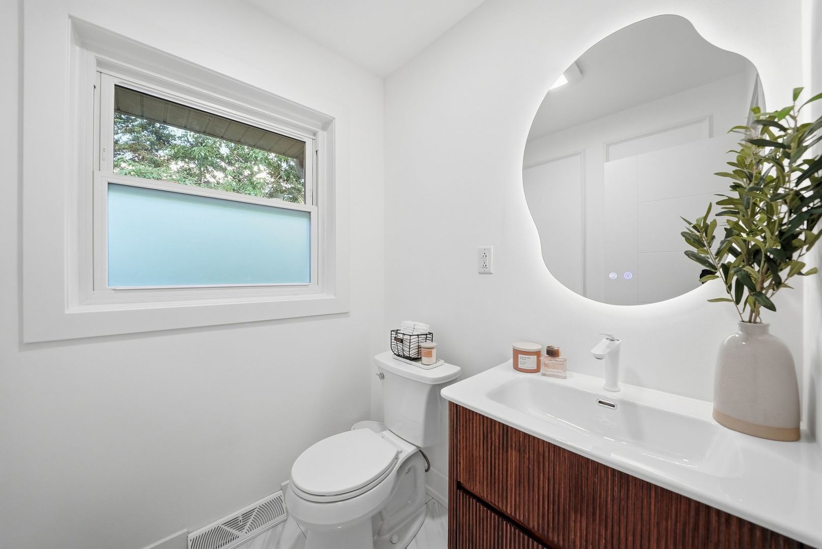 849 Red Oak Street Addison, IL 60101 - Photo 5 of 15
