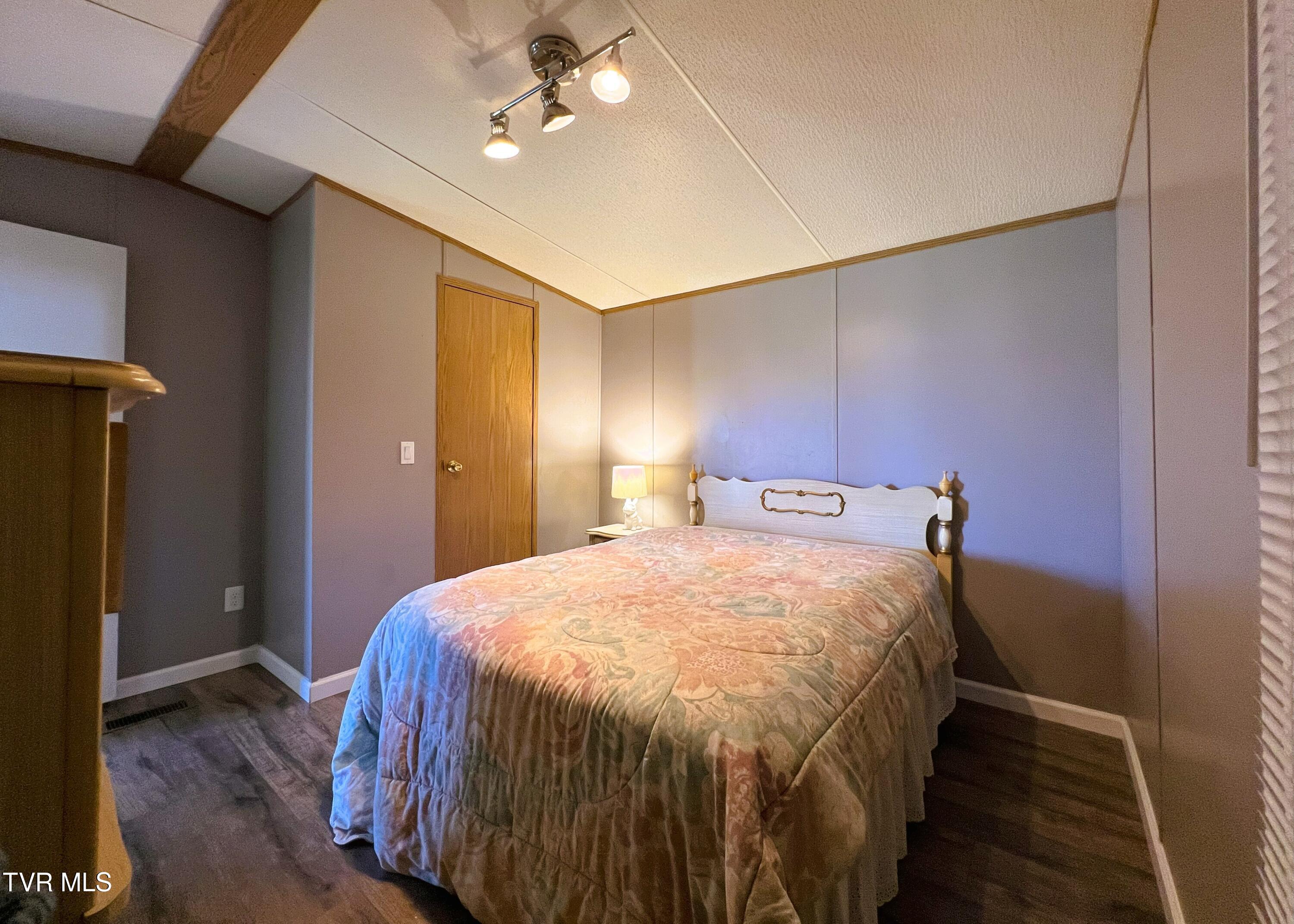 111 Chickadee Road Afton, TN 37616 - Photo 27 of 47 Bedroom Two
