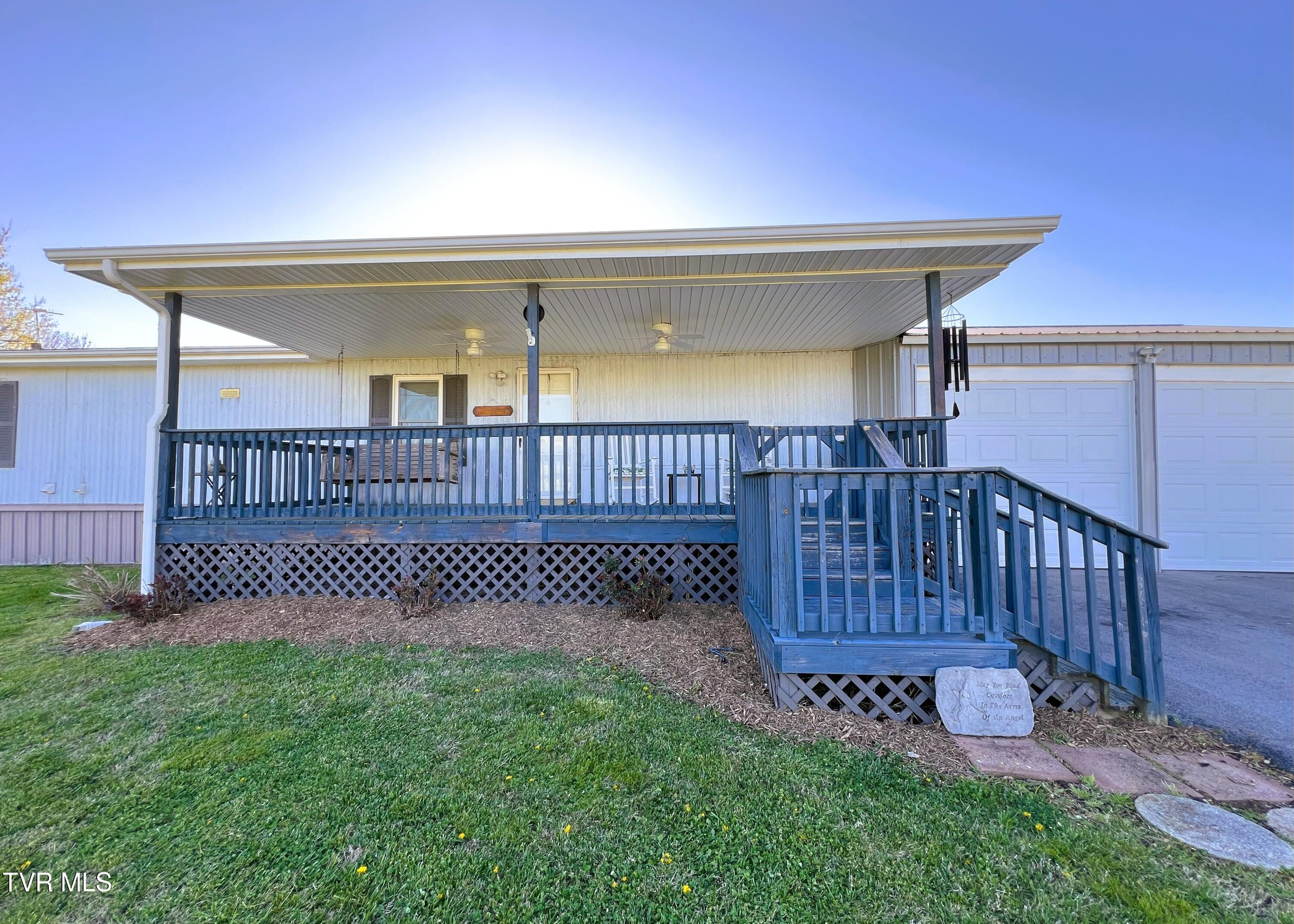 111 Chickadee Road Afton, TN 37616 - Photo 4 of 47 Front Porch