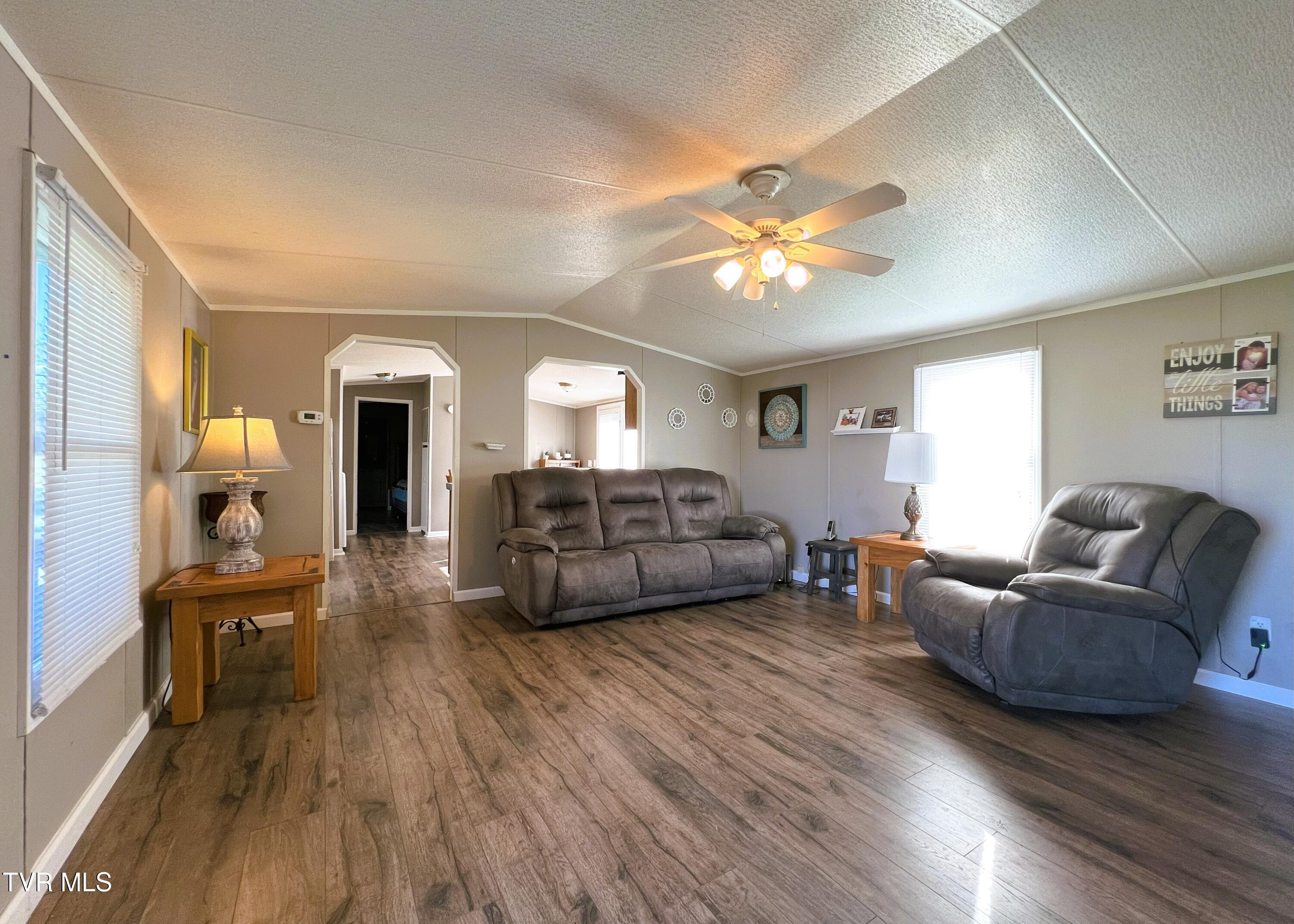 111 Chickadee Road Afton, TN 37616 - Photo 7 of 47 Living Room