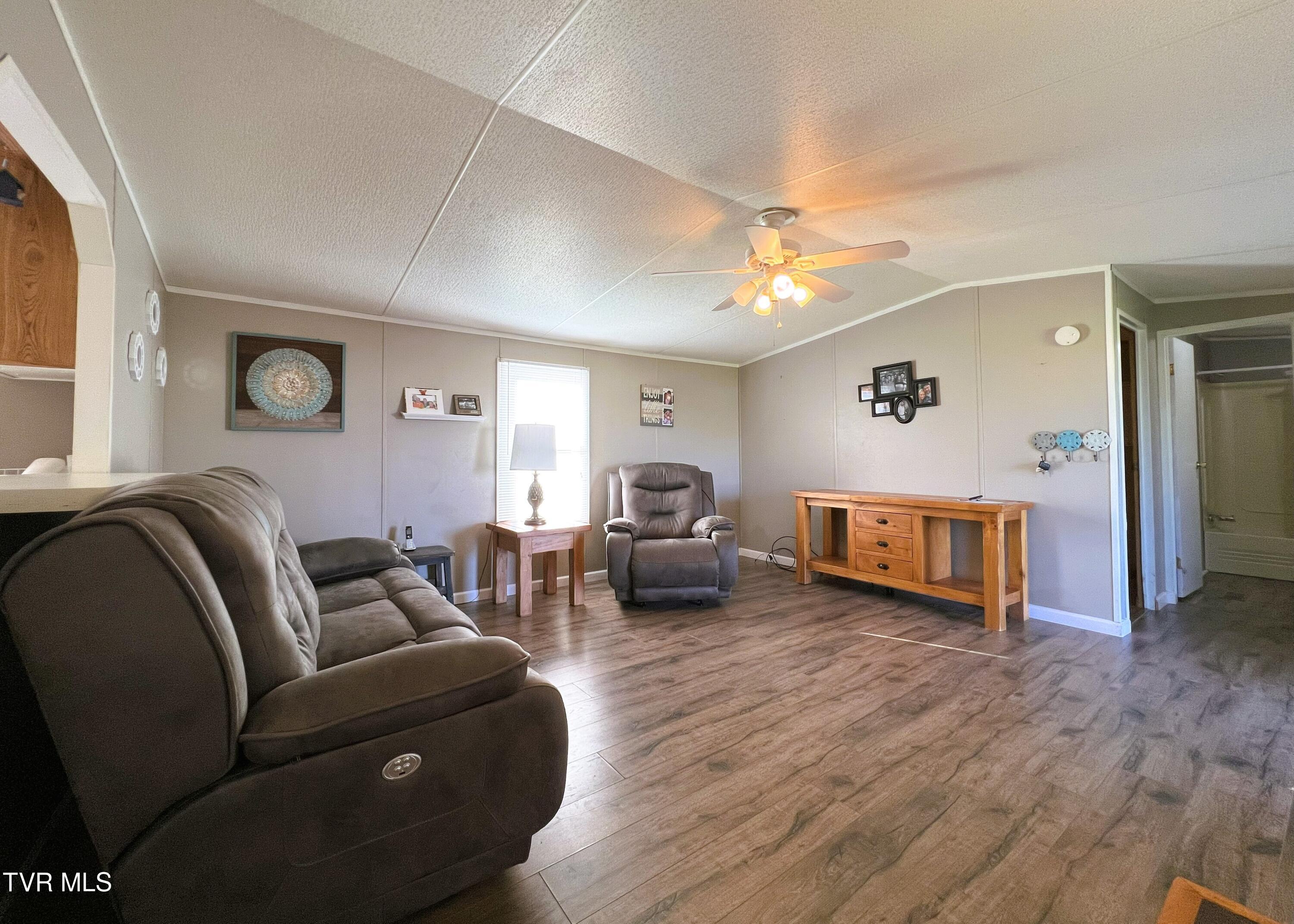111 Chickadee Road Afton, TN 37616 - Photo 8 of 47 Living Room