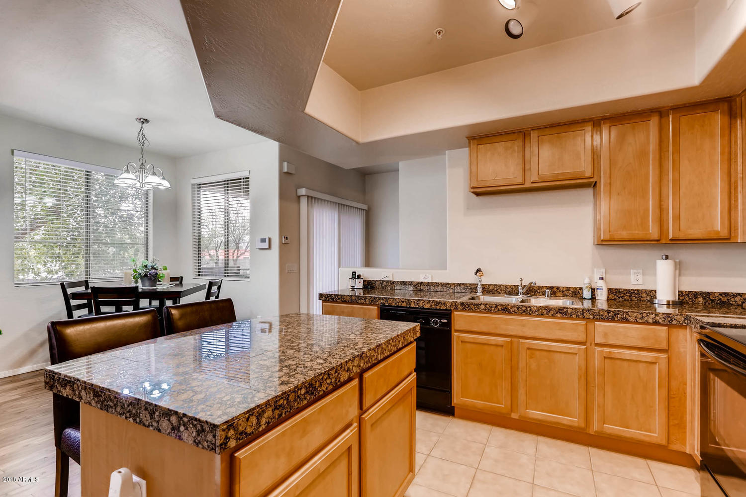 3250 West Greenway Road, Unit 157 Phoenix, AZ 85053 - Photo 6 of 12 3250 West Greenway Road 157-large-007-4-