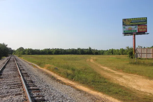 $77,000 | 2925 Ellisville Boulevard, Laurel, MS 39440