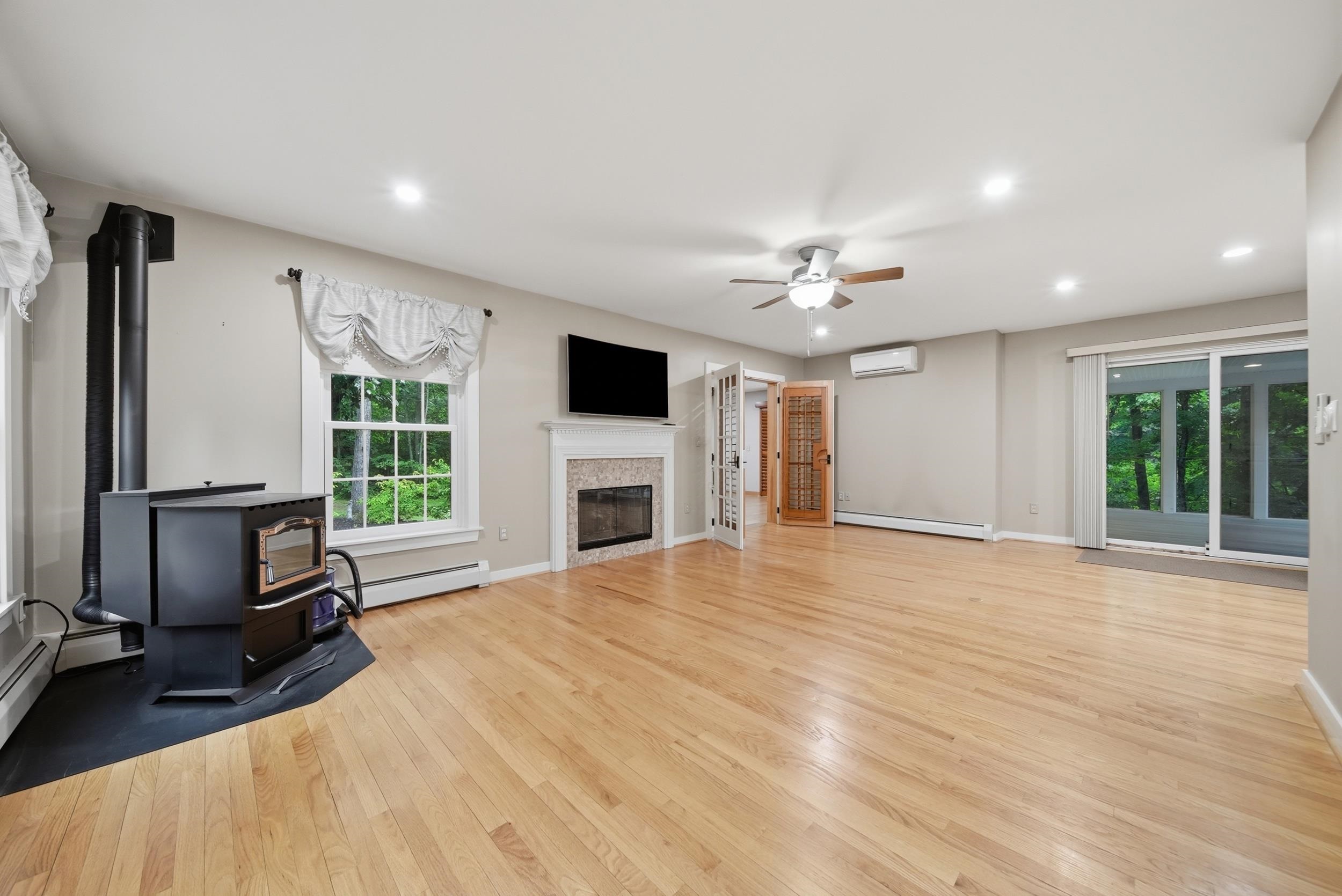 11 Montgomery Farm Road Derry, NH 03038 - Photo 14 of 59